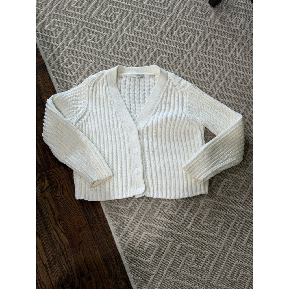 VINCE wave rib cardigan sweater white size Medium minimalist cozy button up knit